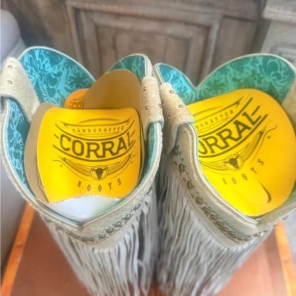 New Corral Crystal Embroidered Fringe Snip Toe Boots 8.5 Bone Multi - Picture 4 of 9